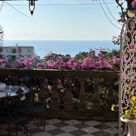 Luxury House In Villa Pompeiana Via Camerelle Con Terrazza Vista Mare Capri Exterior foto